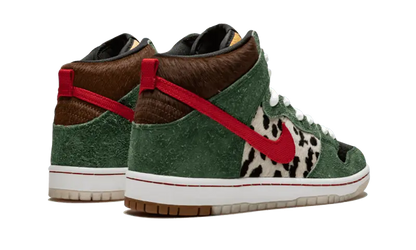 Nike SB Dunk High Dog Walker - BQ6827-300